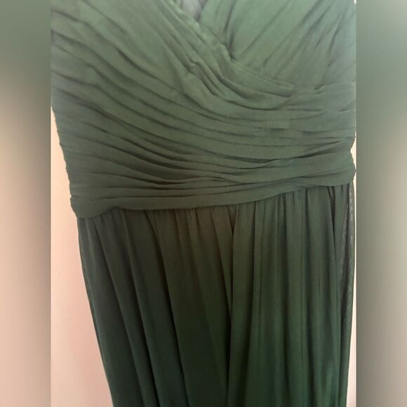 La Femme green off the shoulder rusched long gown size 8 - Picture 11 of 13